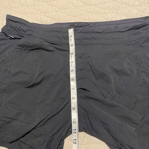 Lole drawstring hiking shorts 5” size Lg.
